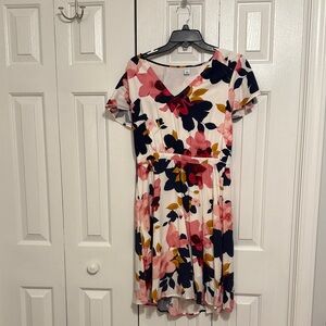 Old Navy Floral Dress - Pink, Navy, and White